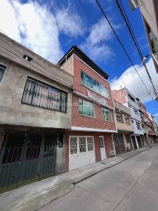 Casa de 5 alcobas en venta en Toscana, Bogotá, 198 m² · foto 2 de 20