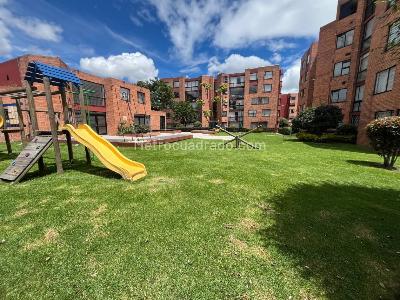 Apartamento en venta en Mazuren, Bogotá · foto 2 de 20