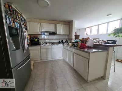 Apartamento de 4 alcobas en venta en Gratamira Suba, Bogotá, 197 m² · foto 7 de 20