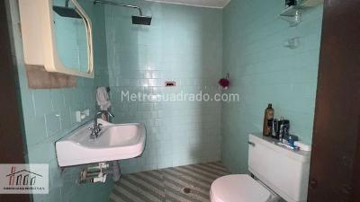 Casa de 5 alcobas en venta en Alcazares Norte, Bogotá, 227 m² · foto 13 de 20