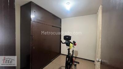 Casa de 5 alcobas en venta en Alcazares Norte, Bogotá, 227 m² · foto 16 de 20