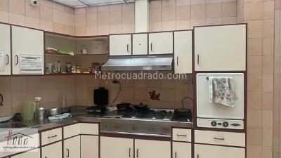 Casa de 5 alcobas en venta en Pardo Rubio, Bogotá, 292 m² · foto 10 de 18