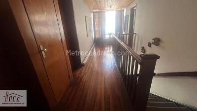 Casa de 5 alcobas en venta en Pardo Rubio, Bogotá, 292 m² · foto 17 de 18