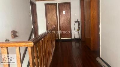 Casa de 5 alcobas en venta en Pardo Rubio, Bogotá, 292 m² · foto 18 de 18