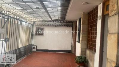 Casa de 5 alcobas en venta en Pardo Rubio, Bogotá, 292 m² · foto 3 de 18