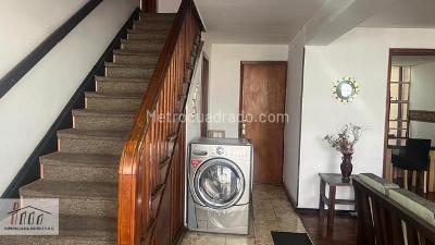 Casa de 5 alcobas en venta en Pardo Rubio, Bogotá, 292 m² · foto 6 de 18