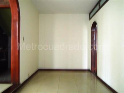 Casa en venta en Alamos, Pereira · foto 2 de 11