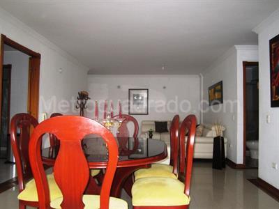 Apartamento de 3 alcobas en venta en Pinares, Pereira, 132 m² · foto 2 de 16