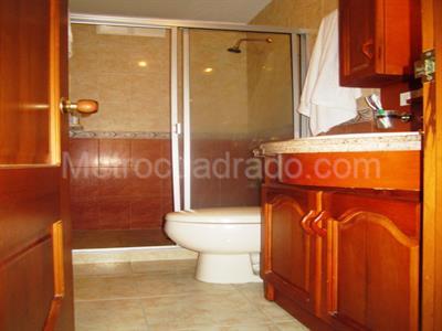 Apartamento de 3 alcobas en venta en Pinares, Pereira, 132 m² · foto 7 de 16