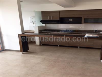 Apartamento en venta en Los Corales, Pereira · foto 2 de 10