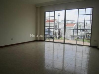 Casa en venta en Pinares, Pereira · foto 2 de 20