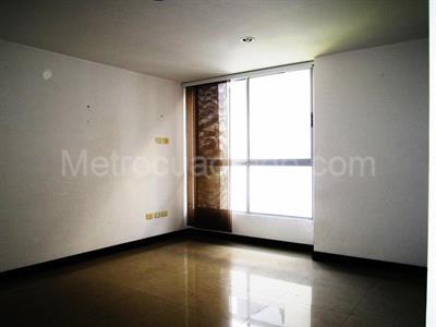 Apartamento en venta en Pinares, Pereira · foto 3 de 16