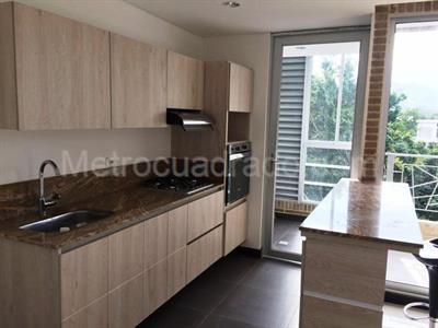 Apartamento en venta en Alamos, Pereira · foto 2 de 12