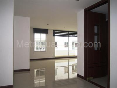 Apartamento en venta en Pinares, Pereira · foto 2 de 12