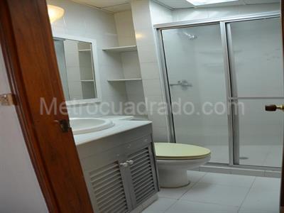 Apartamento de 3 alcobas en venta en Alamos, Pereira, 212 m² · foto 6 de 7