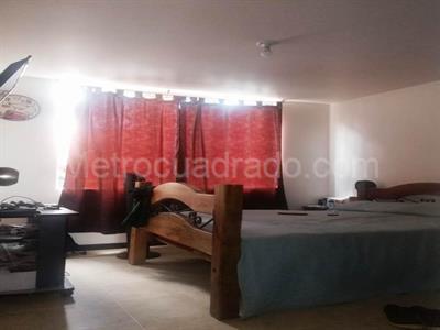 Casa de 3 alcobas en venta en Avenida 30 Agosto, Pereira, 159 m² · foto 2 de 10