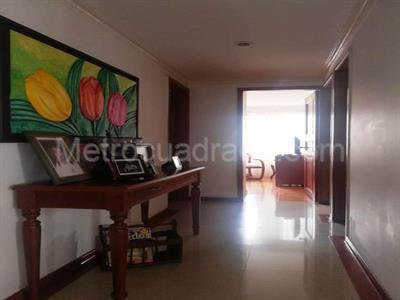 Apartamento en venta en Circunvalar, Pereira · foto 2 de 13