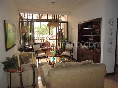 Apartamento de 3 alcobas en venta en Pinares, Pereira, 174 m² · foto 2 de 9