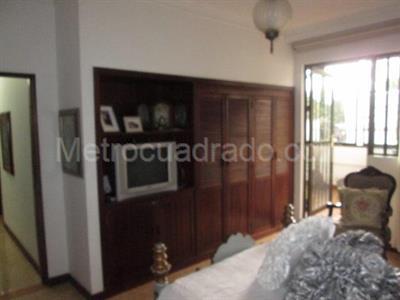 Apartamento de 3 alcobas en venta en Pinares, Pereira, 174 m² · foto 5 de 9