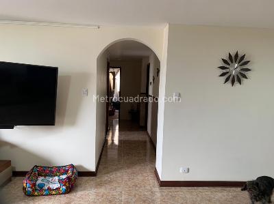 Apartamento en venta en Pinares, Pereira · foto 6 de 19