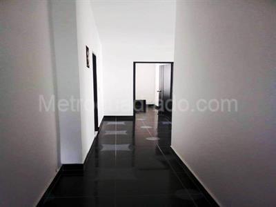 Apartamento en venta en Pinares, Pereira · foto 3 de 11