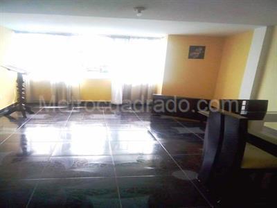 Apartamento en venta en Pinares, Pereira · foto 2 de 11