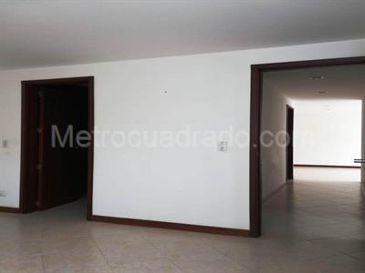 Apartamento en venta en Pinares, Pereira · foto 2 de 17