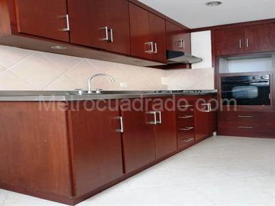 Apartamento en venta en Pinares, Pereira · foto 5 de 17