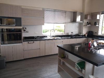 Casa de 4 alcobas en venta en Via Condina, Pereira, 390 m² · foto 8 de 19