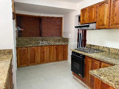 Casa de 3 alcobas en venta en Cerritos, Pereira, 250 m² · foto 7 de 12