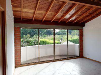 Casa de 3 alcobas en venta en Cerritos, Pereira, 250 m² · foto 10 de 12