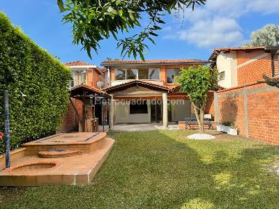 Casa de 3 alcobas en venta en Cerritos, Pereira, 250 m² · foto 3 de 12