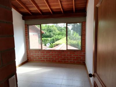 Casa de 3 alcobas en venta en Cerritos, Pereira, 250 m² · foto 5 de 12