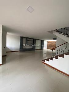 Casa en venta en Pinares, Pereira · foto 3 de 11