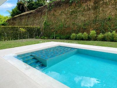 Casa de 3 alcobas en venta en Pueblito Cafetero, Pereira, 300 m² · foto 2 de 16