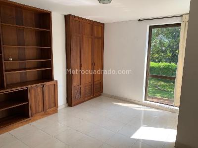 Apartamento en venta en Pinares, Pereira · foto 8 de 12