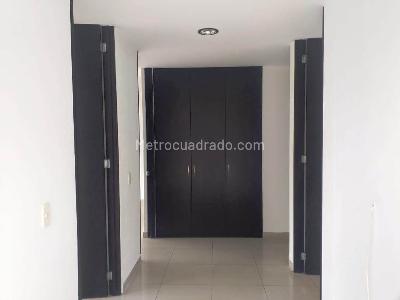 Apartamento en venta en Pinares, Pereira · foto 6 de 13