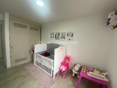 Apartamento de 3 alcobas en venta en Pinares, Pereira, 94 m² · foto 7 de 11
