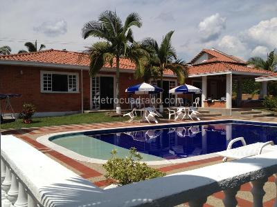 Casa de 5 alcobas en venta en Cerritos, Pereira, 570 m² · foto 2 de 8
