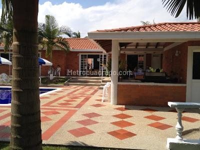 Casa de 5 alcobas en venta en Cerritos, Pereira, 570 m² · foto 3 de 8