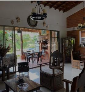 Casa de 5 alcobas en venta en Combia, Pereira, 300 m² · foto 6 de 14