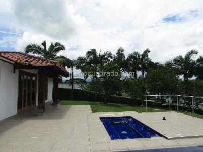 Casa de 4 alcobas en venta en Cerritos, Pereira, 545 m² · foto 2 de 20