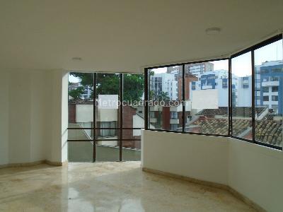 Apartamento en venta en Alamos, Pereira · foto 2 de 13