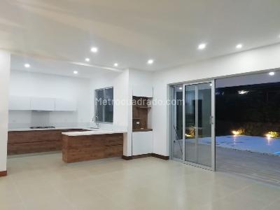 Casa de 3 alcobas en venta en Cerritos, Pereira, 303 m² · foto 4 de 15
