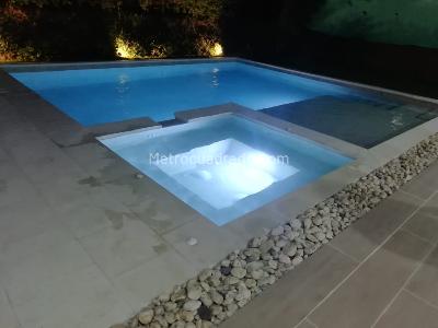 Casa de 3 alcobas en venta en Cerritos, Pereira, 303 m² · foto 2 de 15