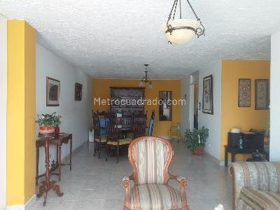 Apartamento en venta en Popular Modelo, Pereira · foto 2 de 11