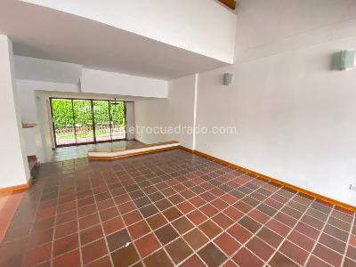 Casa de 3 alcobas en venta en Pinares, Pereira, 190 m² · foto 2 de 10