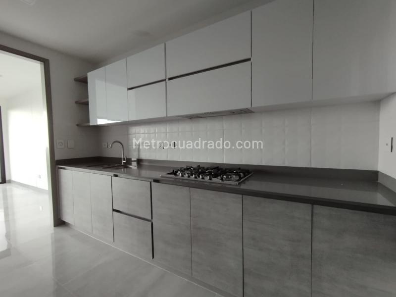 Piso – Pereira, Pinares de San Martín - Más