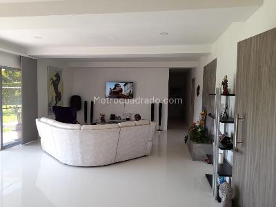 Casa de 5 alcobas en venta en Cerritos, Pereira, 530 m² · foto 2 de 12