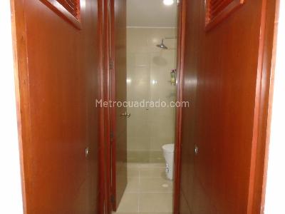 Apartamento de 2 alcobas en venta en Pinares, Pereira, 116 m² · foto 14 de 18